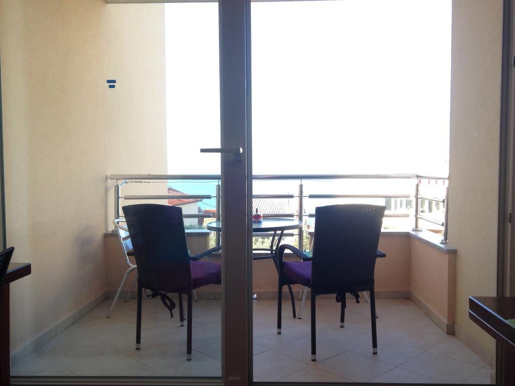Gala Apartments Omis Exterior photo