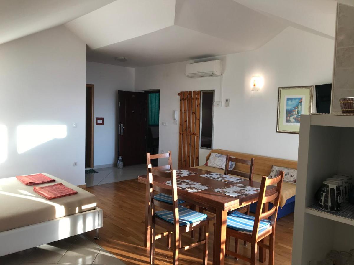 Gala Apartments Omis Exterior photo