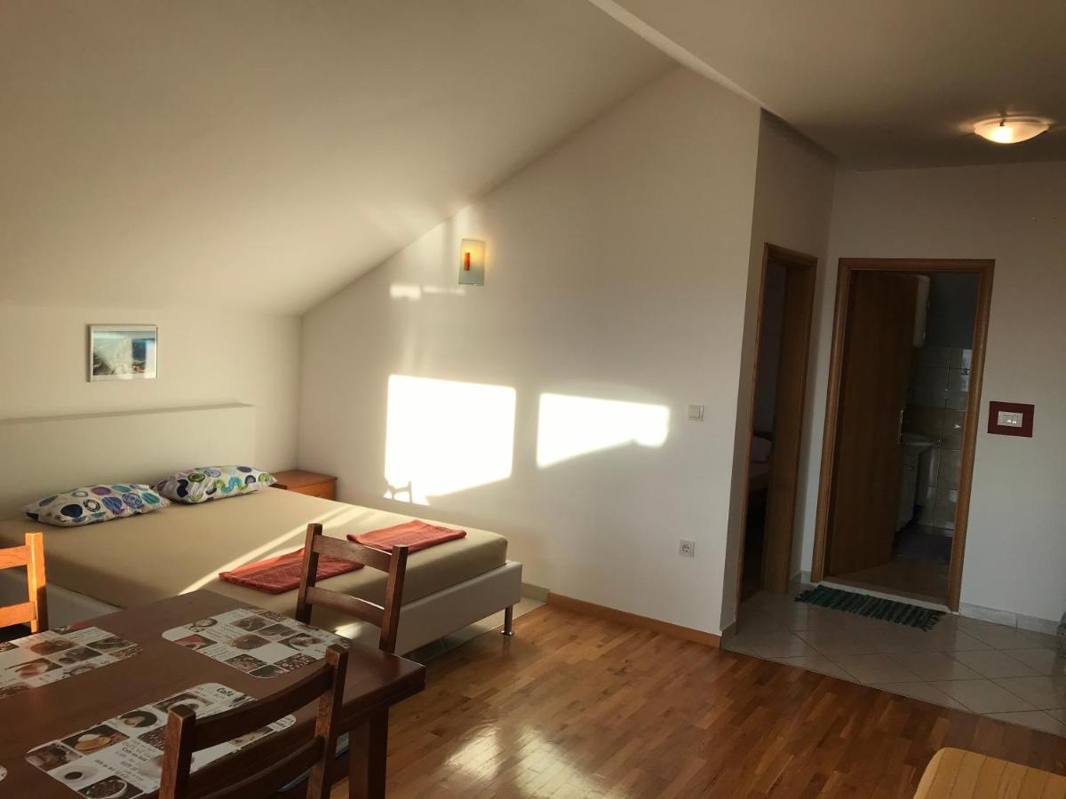 Gala Apartments Omis Exterior photo